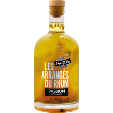 Les Arranges Passion Ananas rum 28% 0,7 gyümölcs hússal